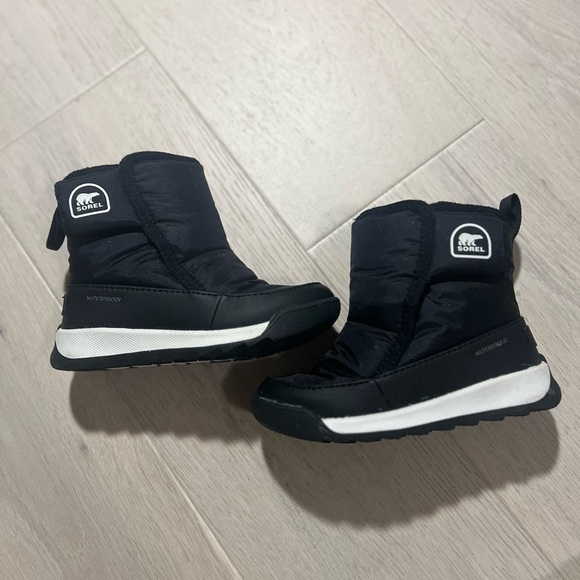 Sorel Whitney II Short Waterproof Insulated Kids Snow Boots - Size 9 - Picture 1 of 5